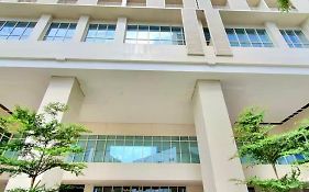 Park Mckinley West In Bgc Taguig