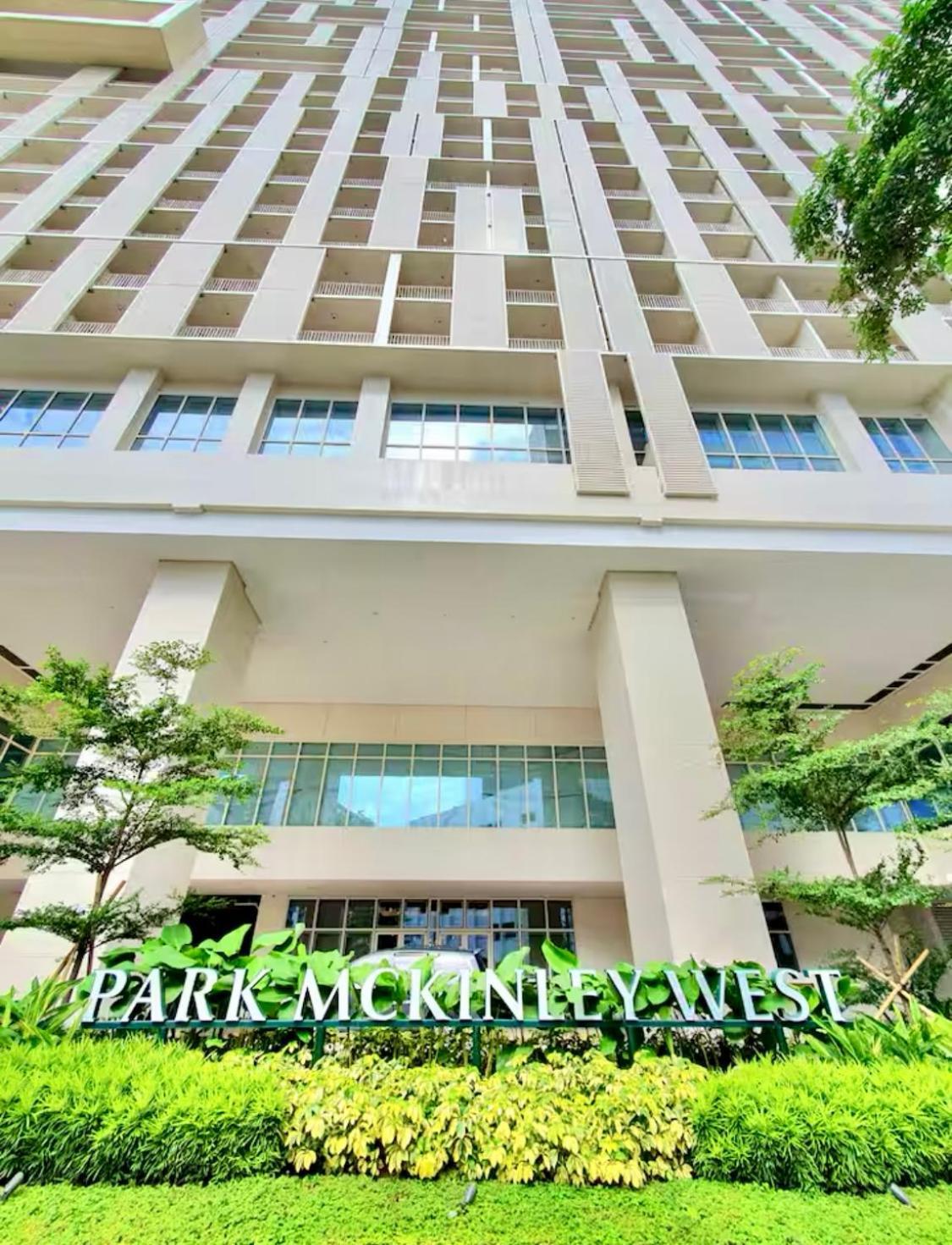 Park Mckinley West In Bgc Taguig Aparthotel Manila Exterior photo
